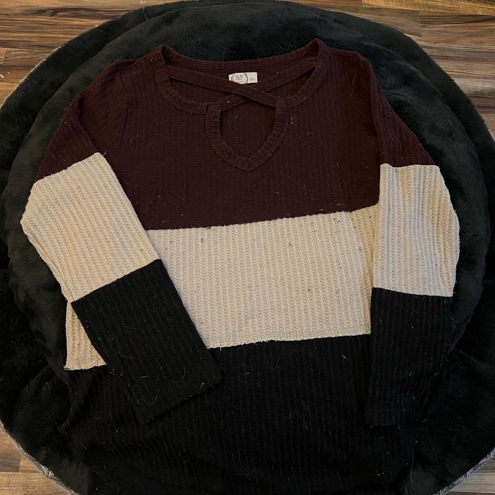 V-neck sweater Maurice’s